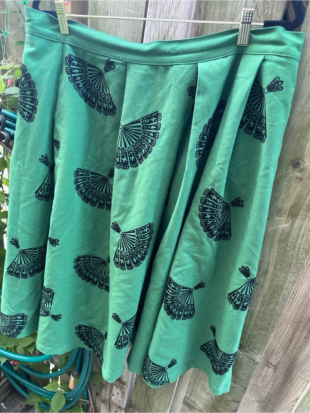 Tatyana Emerald Green Midi Skirt with Black Fan Motif